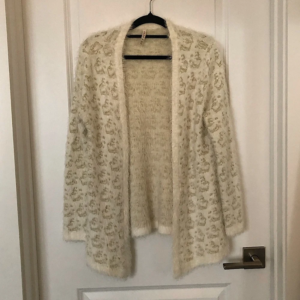 Anthropologie Raga Cassidy Eyelash Cardigan - Picture 1 of 8